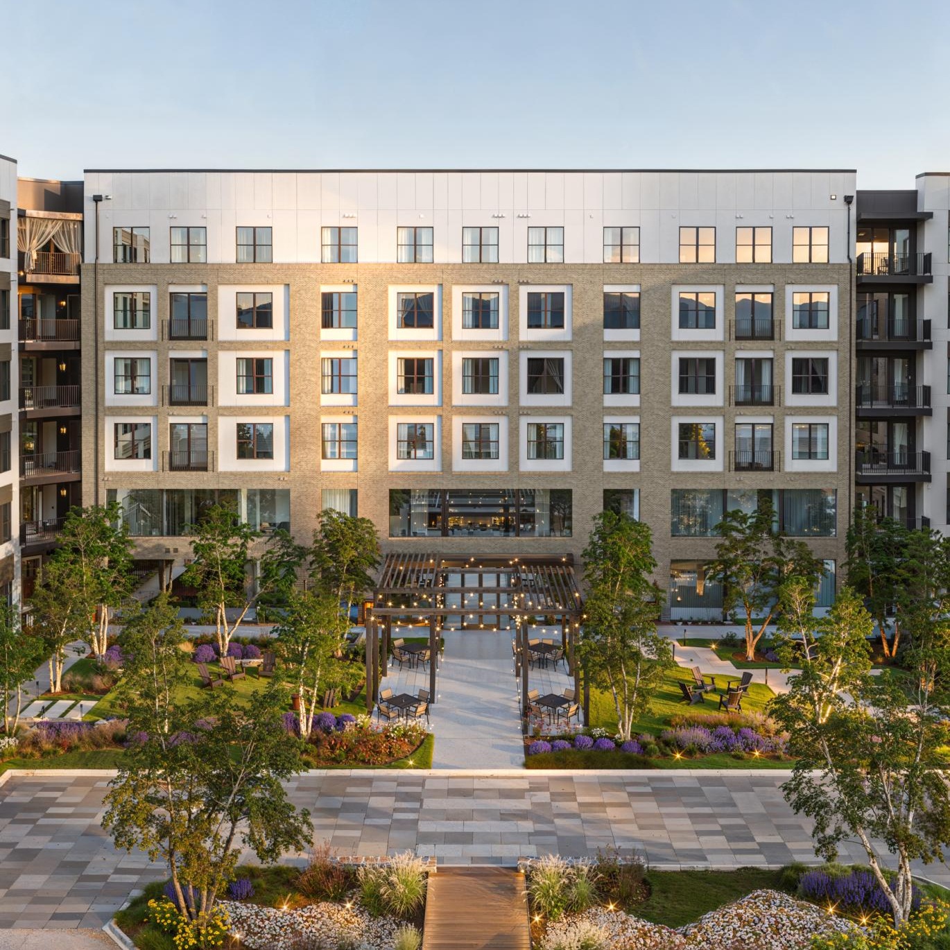 Solis Sandy Springs building exterior
